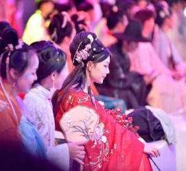 常州汉服模特兼职(想做汉服模特去哪里找)