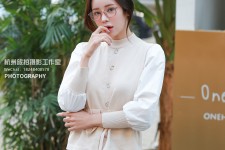 常州兼职模特被摄影师亲(兼职模特被摄影师亲了)